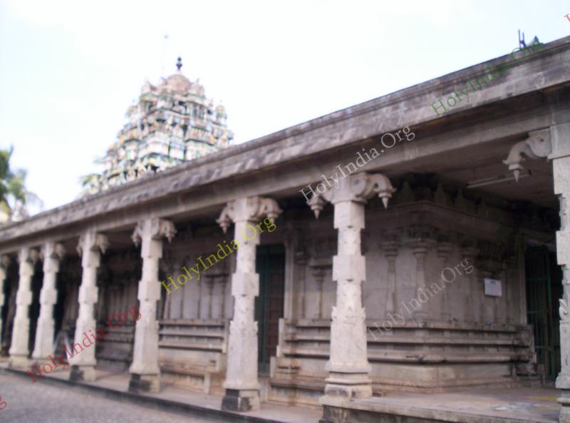 /templeimages/00015_003_tirukolakka_temple.jpg