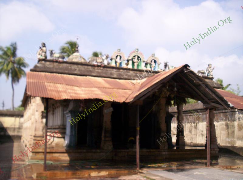 /templeimages/00015_004_tirukolakka_temple.jpg