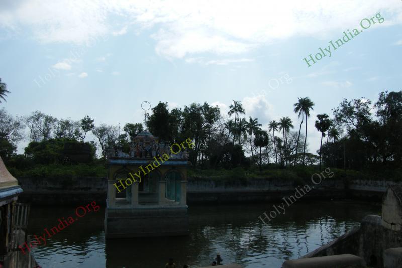 /templeimages/00035_009_pandanallur_temple.jpg