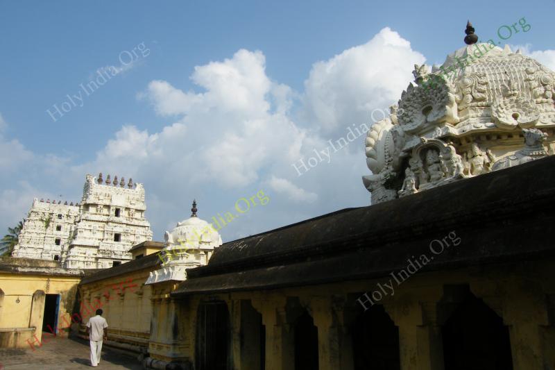 /templeimages/00044_005_thirukottiyur_temple.jpg