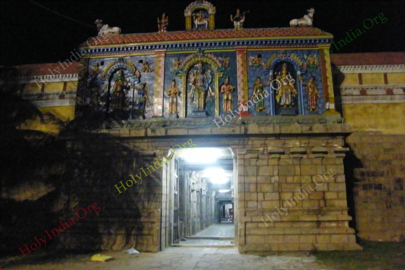 /templeimages/00088_010_thiruvalanchuzhi_temple.jpg
