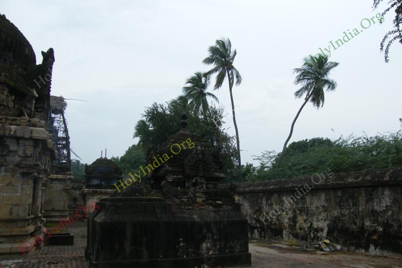 /templeimages/00104_004_parasalur_temple.jpg