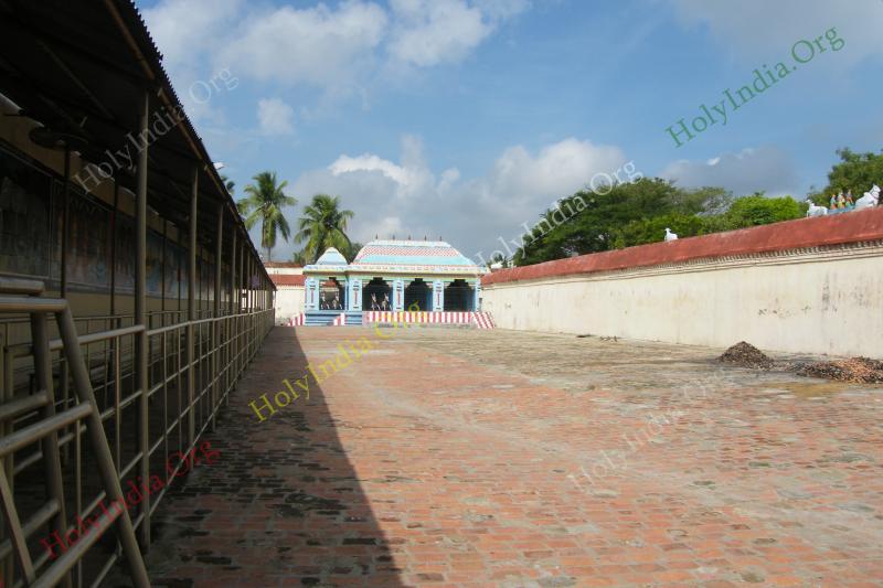 /templeimages/00115_075_thirunallar_temple.jpg