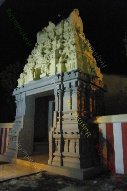 /templeimages/00126_006_karuveli_temple.jpg