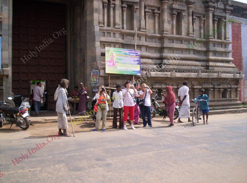 /templeimages/00150_010_thiruvarur_temple.jpg