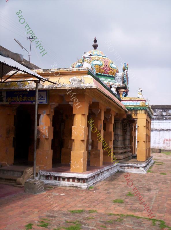 /templeimages/00150_014_thiruvarur_temple.jpg