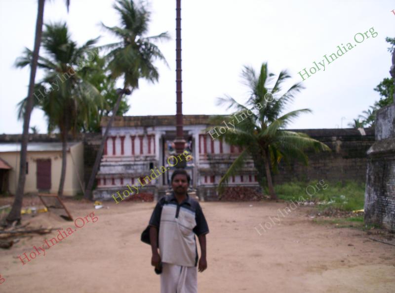 /templeimages/00213_009_thirunelvoil_arathurai_temple.jpg