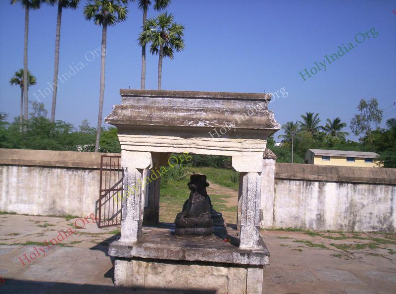 /templeimages/00240_007_kuranganilmuttam_temple.jpg
