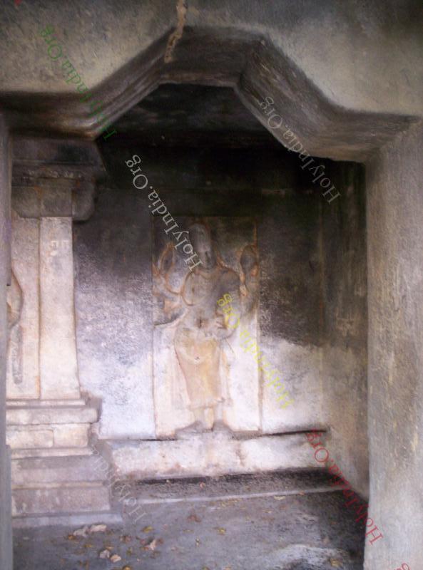 /templeimages/00262_009_thirukalukundram_temple.jpg