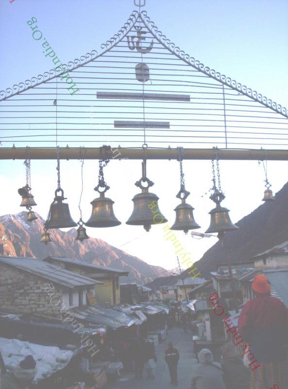 /templeimages/00271_012_kedarnath_temple.jpg